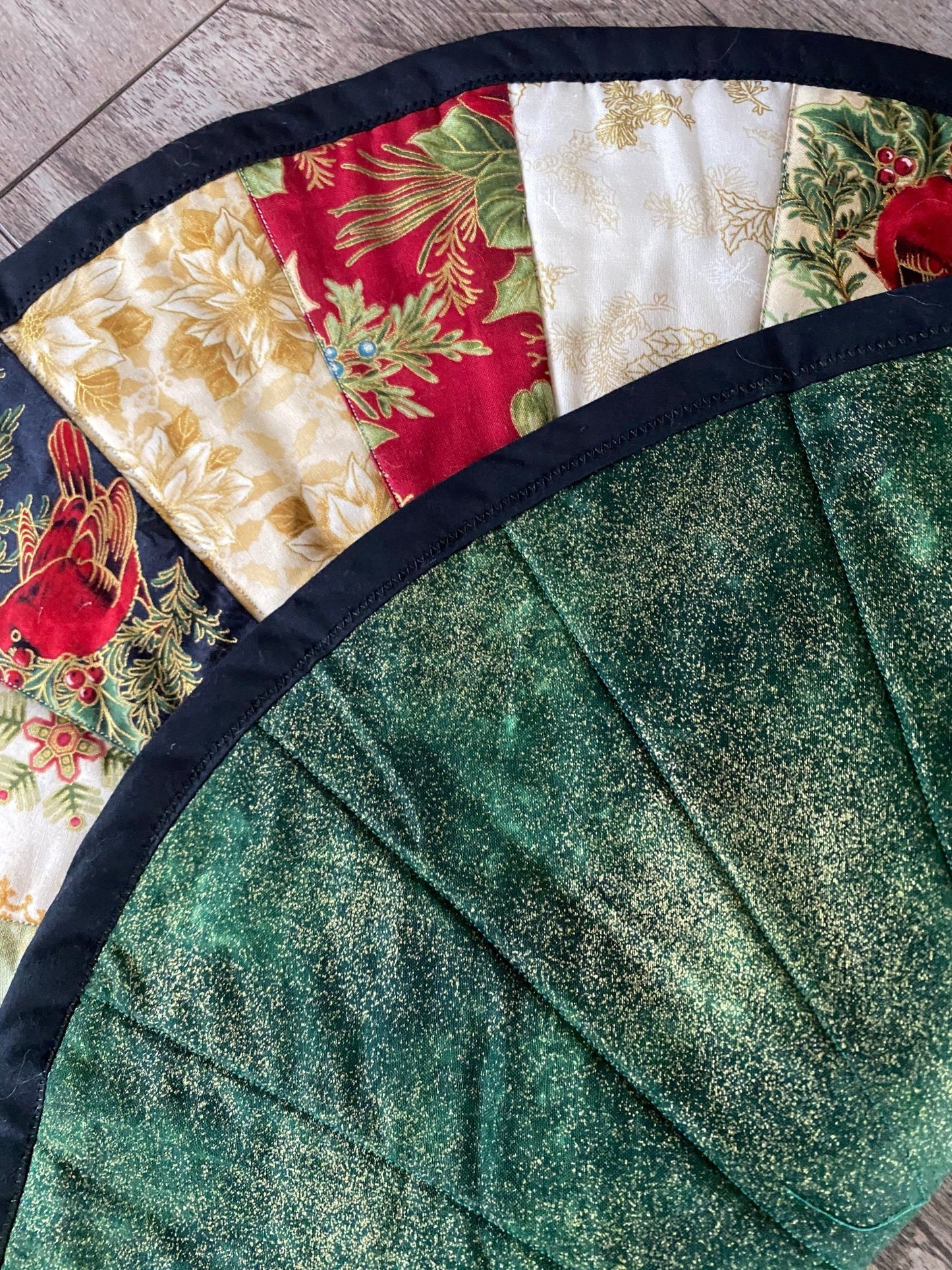 Quilted Holiday Placement - Perth Market