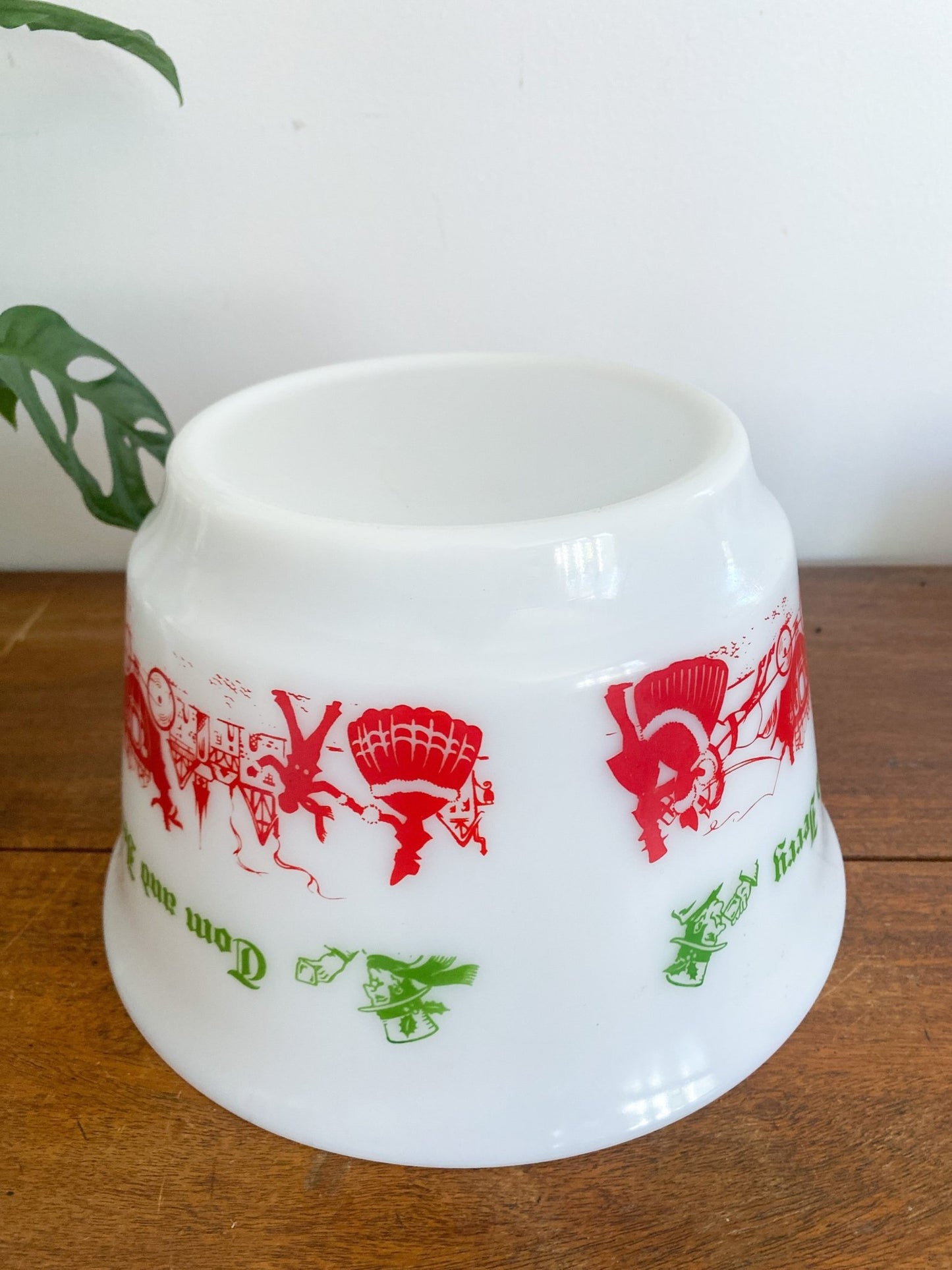 Vintage Tom & Jerry Milk Glass Bowl - Perth Market