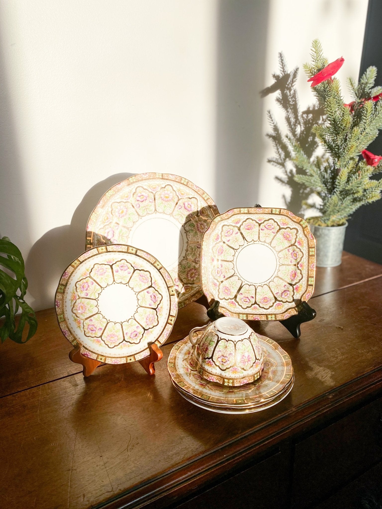 Royal Albert ‘Court’ Pattern Diningware - EXTRA 40% OFF - Perth Market