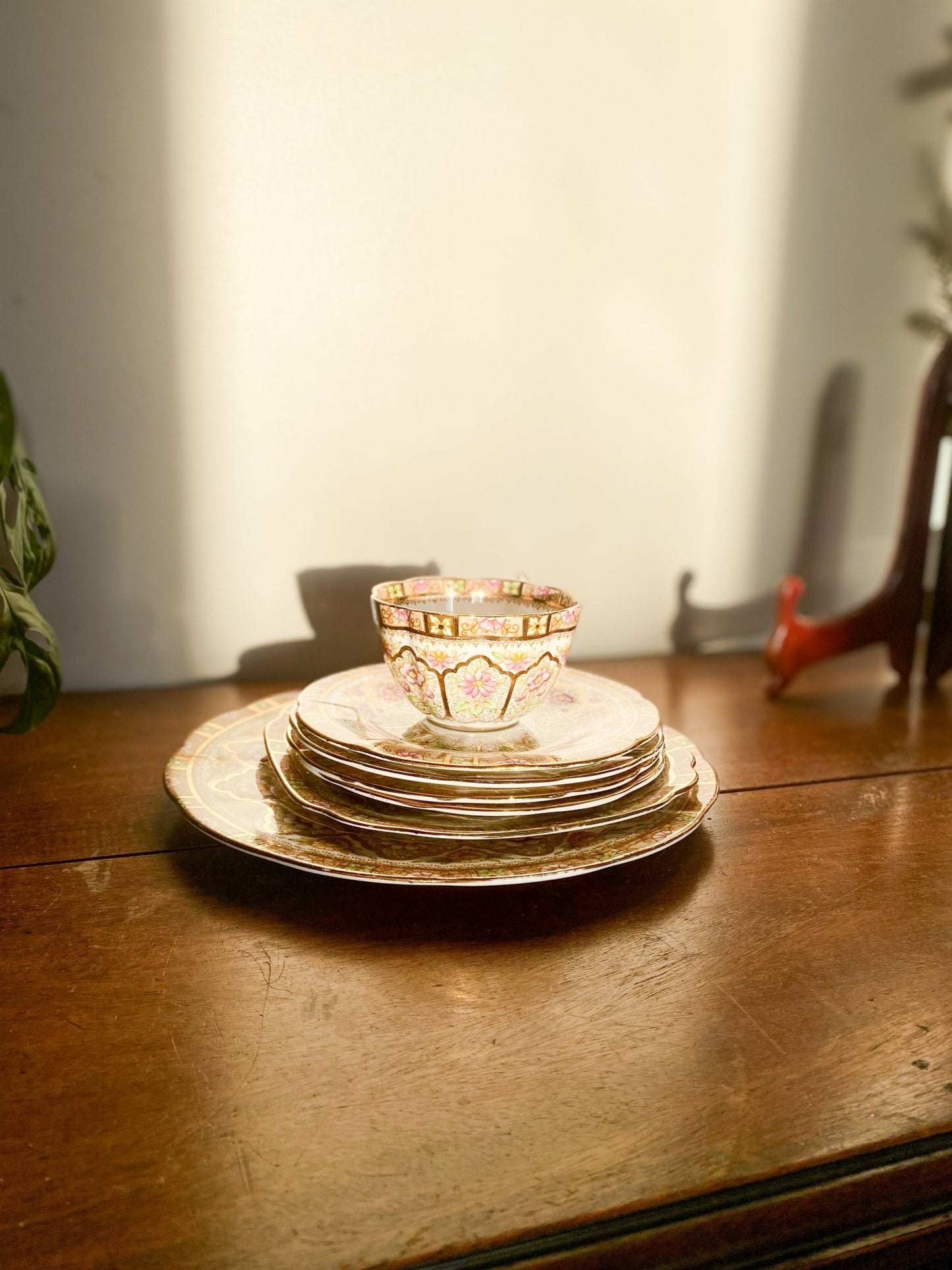 Royal Albert ‘Court’ Pattern Diningware - EXTRA 40% OFF - Perth Market
