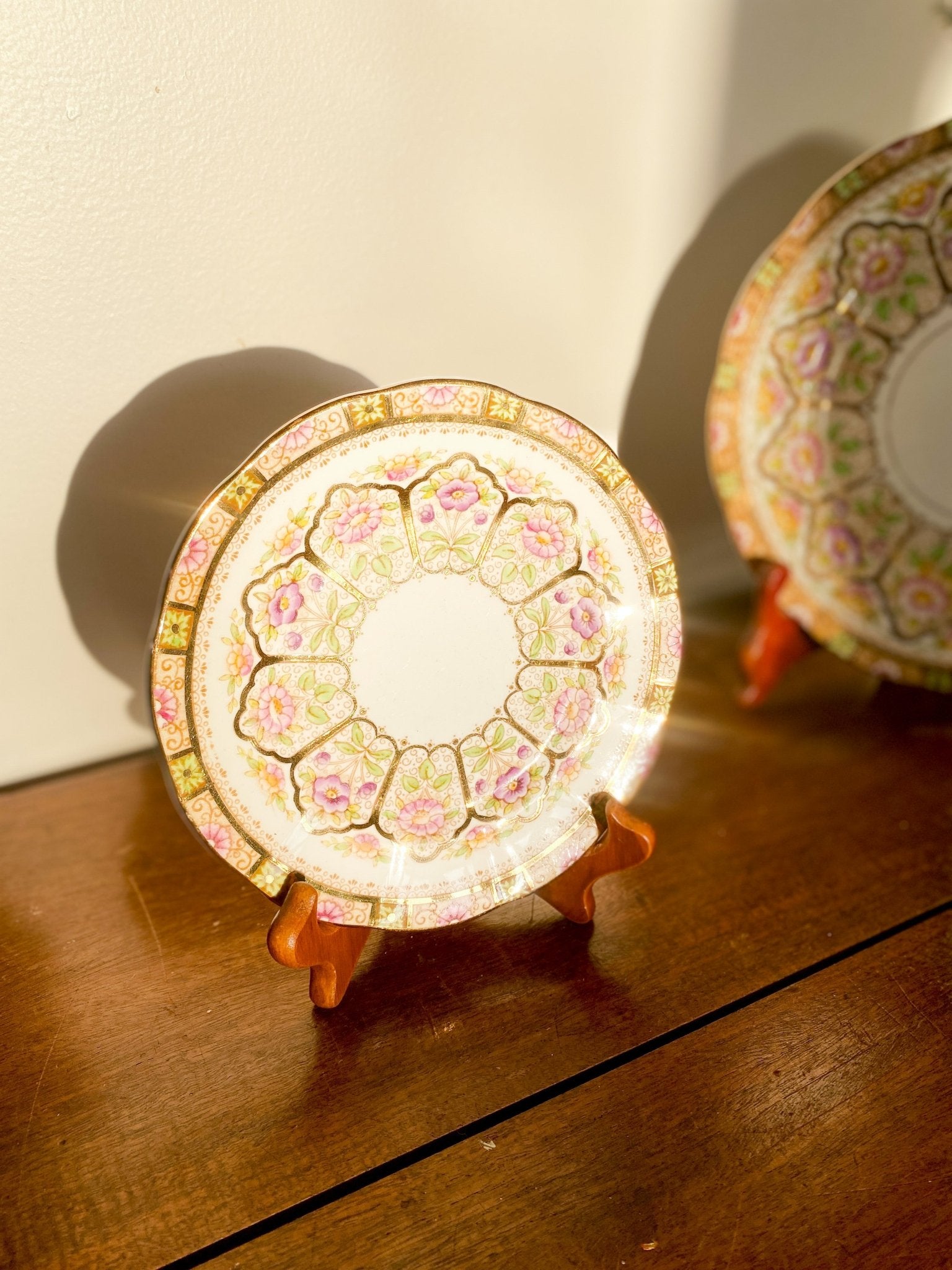 Royal Albert ‘Court’ Pattern Diningware - EXTRA 40% OFF - Perth Market